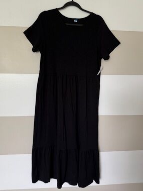 Old Navy Black Tiered Knit Maxi Dress Large NWT Pockets